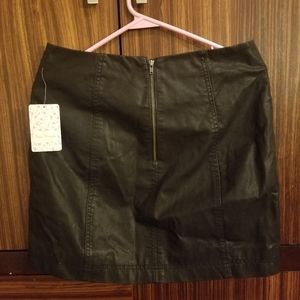 Free People black leather zip up skirt size 8